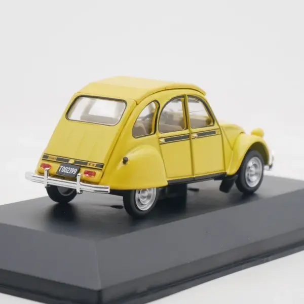 Diecast 1:43 Scale Citroen 3CV M28 Model - Image 3