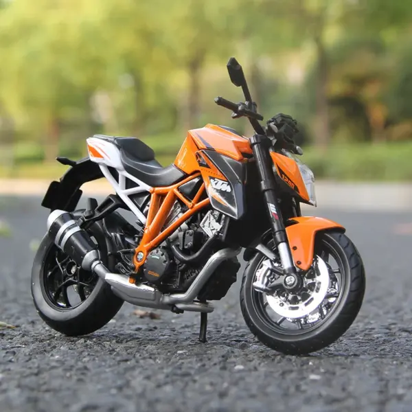 Maisto 1:12 KTM RC 390 Motorcycle Model - Image 7