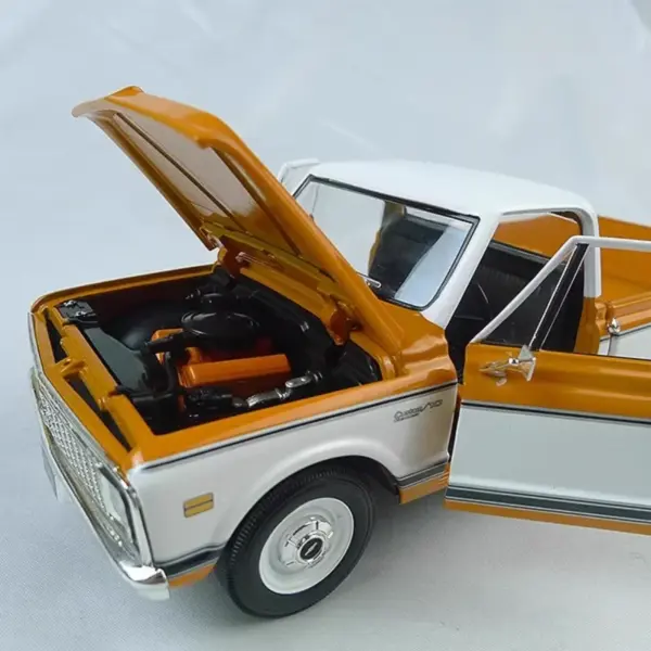 Diecast 1:25 Scale Chevrolet C-10 Pickup Model - Image 3