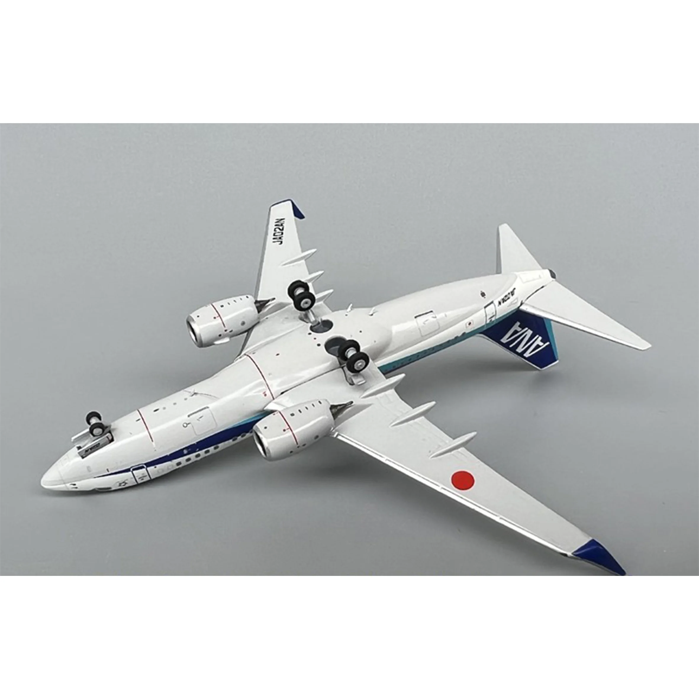 Japanese ANA B737-700 Model in Scale 1:400 5 Japanese ANA B737-700 Model in Scale 1:400 - Image 5