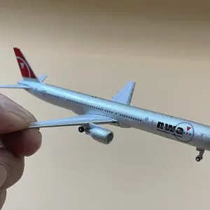 American GJB757-300 Scale Aircraft Model 1:400 11 S9085e822b2ea4232b312d4ceca997a07w