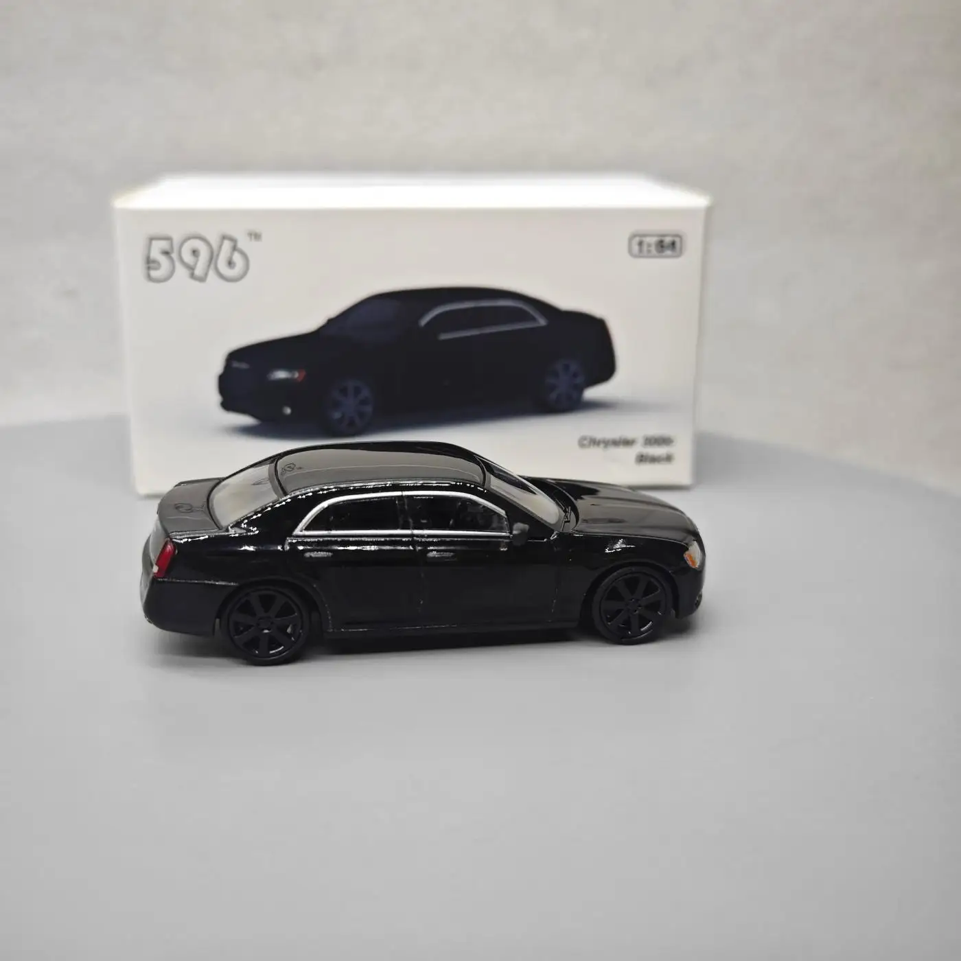 596 1:64 Chrysler 300c Diecast Car Model 3 596 1:64 Chrysler 300c Diecast Car Model - Image 3