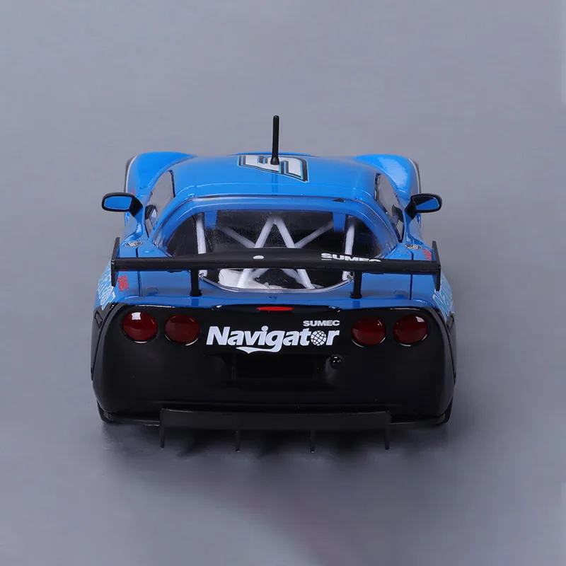 1:24 Chevrolet Corvette C6R Diecast Model 3 1:24 Chevrolet Corvette C6R Diecast Model - Image 3