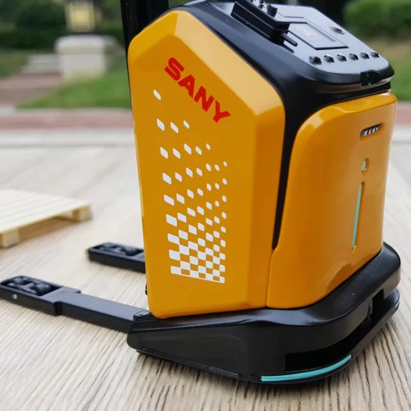 1:15 Scale SANY 2T Forklift Alloy Model Collection 8 1:15 Scale SANY 2T Forklift Alloy Model Collection - Image 8