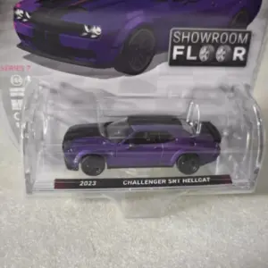 2023 Challenger SRT Hellcat 1:64 Diecast Model 7 S924a549028664b1db55a969c7102327en