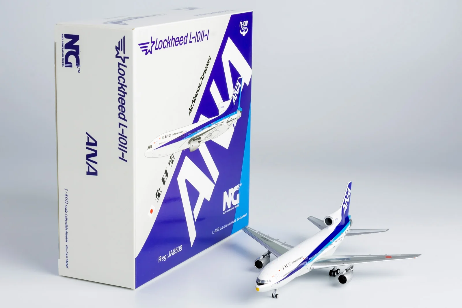 ANA L-1011 Scale Model JA8509 1/400 Collector's Aircraft 6 ANA L-1011 Scale Model JA8509 1/400 Collector's Aircraft - Image 6