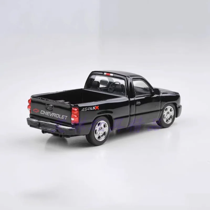 New Presale 1:64 2006 Chevrolet Silverado Paragon64 Clone Cateye Pickup Truck Model Alloy Miniature Diecast Ornament Custom Toy 3 New Presale 1:64 2006 Chevrolet Silverado Paragon64 Clone Cateye Pickup Truck Model Alloy Miniature Diecast Ornament Custom Toy - Image 3