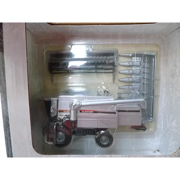 ERTL 1:64 Scale Case IH Combine Harvester - Image 4