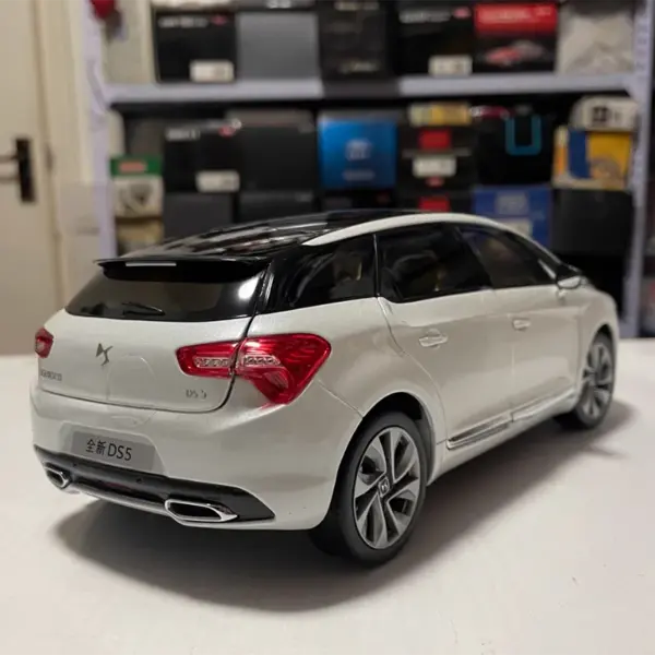 1:18 Scale Changan Axal DS5 Alloy Model Car - Image 3