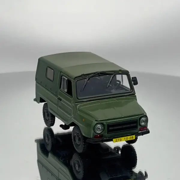 Soviet Luaz 969M 1/43 Scale Diecast Model - Image 7