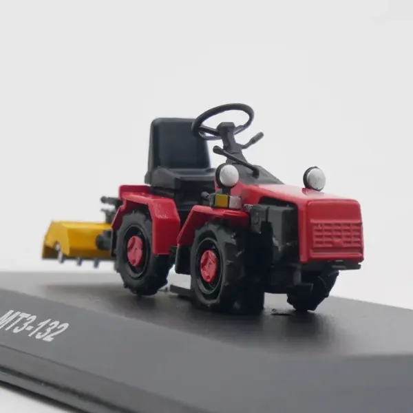 Diecast Ixo 1:43 MTZ-132 Tractor Model - Image 2