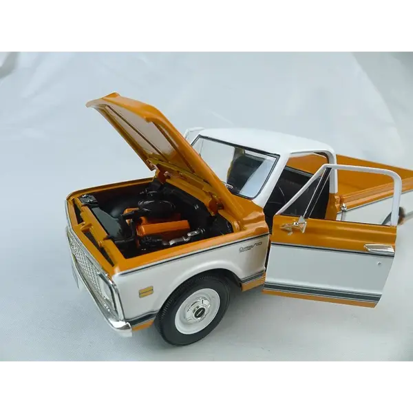 Diecast 1:25 Scale Chevrolet C-10 Pickup Model - Image 2