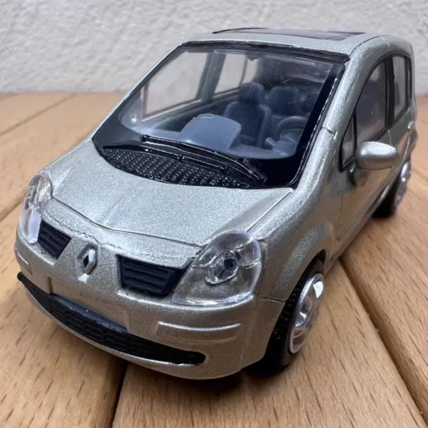 2012 MODUS 1:43 Scale Alloy Model Car - Image 2
