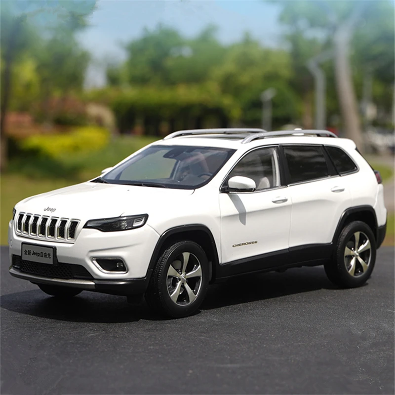 1:18 Alloy Jeep Cherokee Diecast Model Vehicle 2 1:18 Alloy Jeep Cherokee Diecast Model Vehicle - Image 2