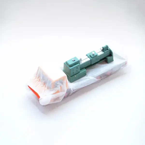 1:43 Scale Alloy Dinky Toys 569P Transporter Model - Image 4