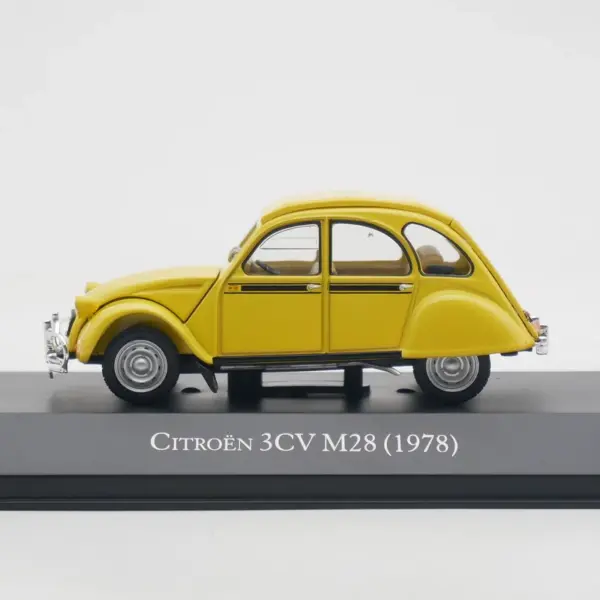 Diecast 1:43 Scale Citroen 3CV M28 Model - Image 2
