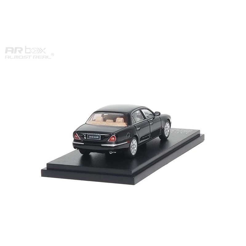 Limited Edition 1:64 Jaguar XJ350 Diecast Model 4 Limited Edition 1:64 Jaguar XJ350 Diecast Model - Image 4