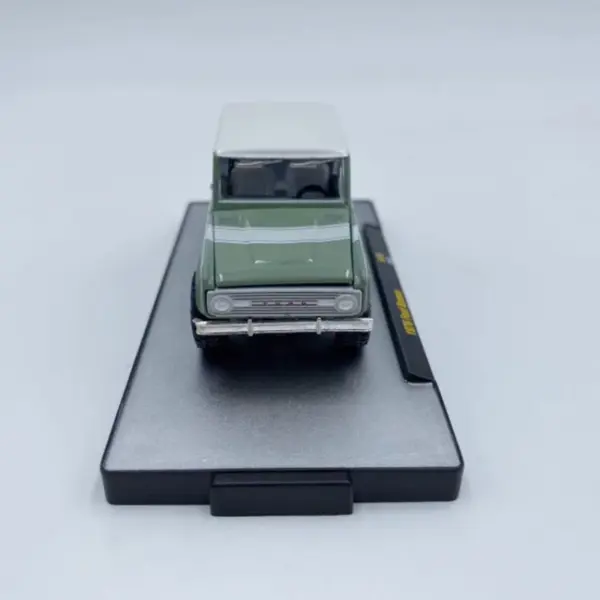 1976 Ford Bronco 1:64 Scale Diecast Model - Image 4
