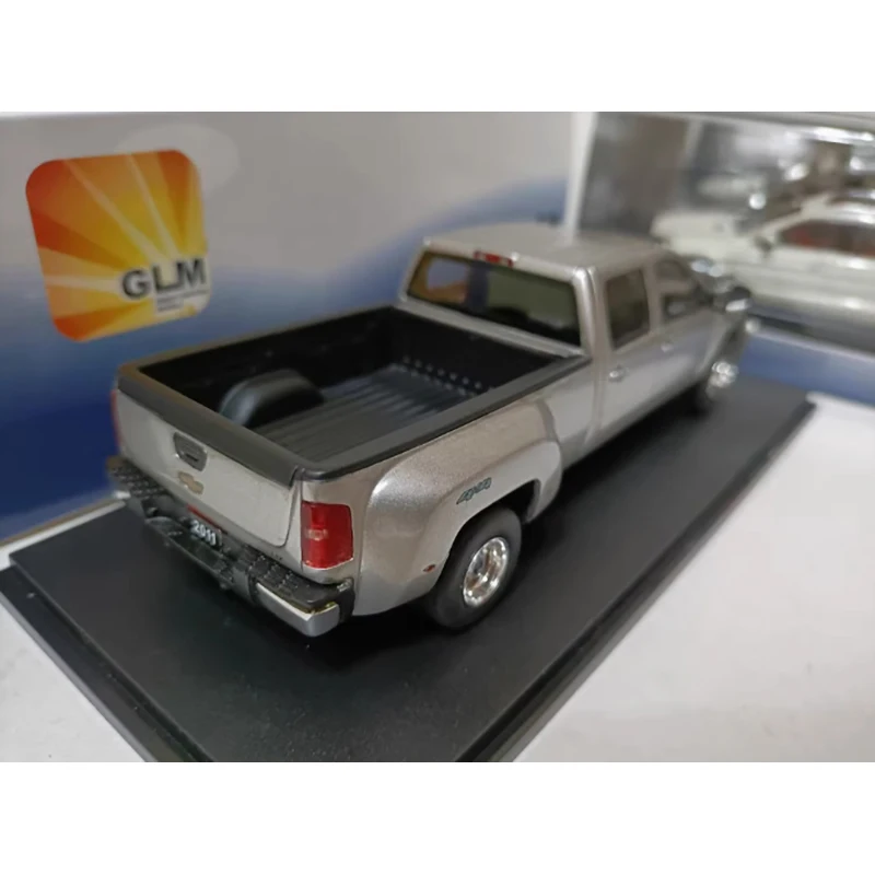 2011 Chevrolet Silverado 3500HD 1:43 Model 3 2011 Chevrolet Silverado 3500HD 1:43 Model - Image 3