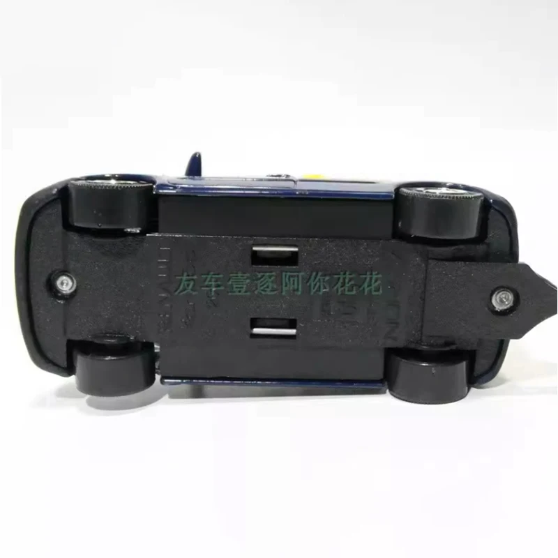 1:64 Scale Renault Delivery Van Model 6 1:64 Scale Renault Delivery Van Model - Image 6