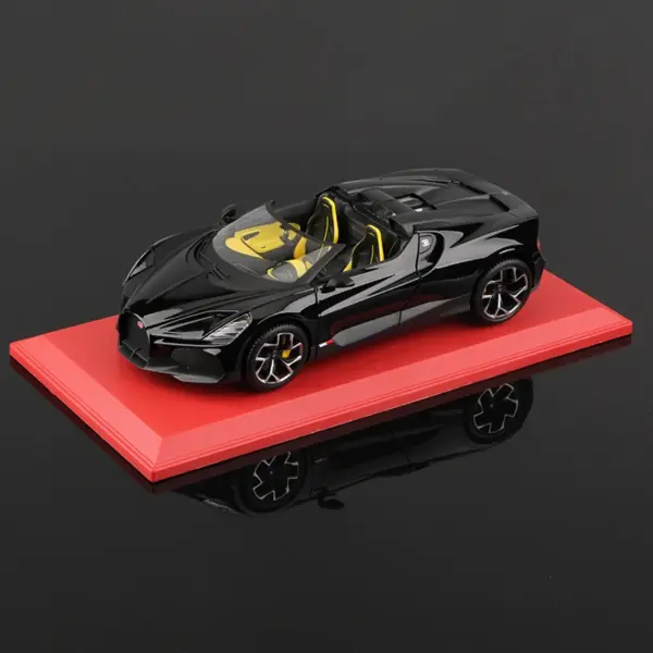Bburago 1/18 Scale Bugatti Mistral Model - Image 2