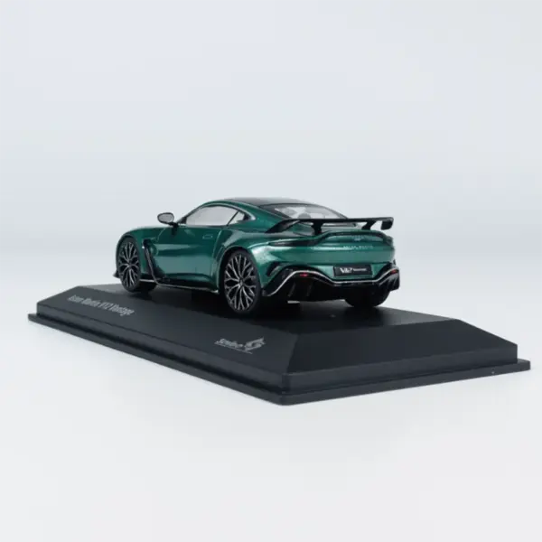 VANTAGE V12 1:43 Scale Alloy Car Model - Image 3