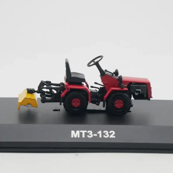 Diecast Ixo 1:43 MTZ-132 Tractor Model - Image 5