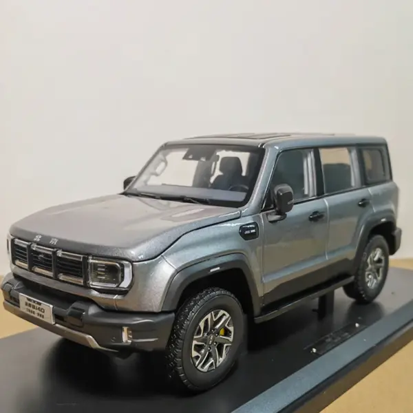 Diecast 1:18 BAIC BJ40L PLUS Alloy Model - Image 8