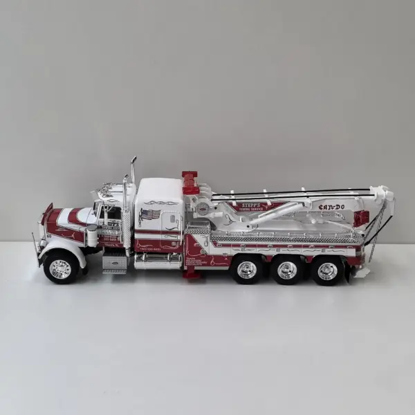 IXO 1:43 Peterbilt 359 Wrecker Model - Image 2