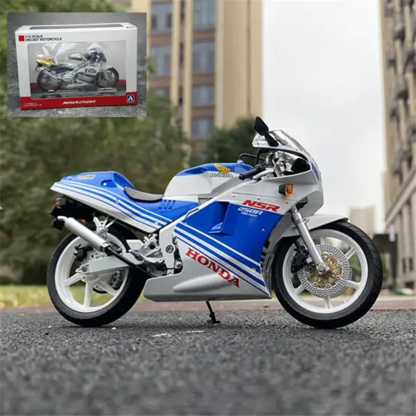 1:12 NSR 250R SP R4 Rothmans Motorcycle Model - Image 8