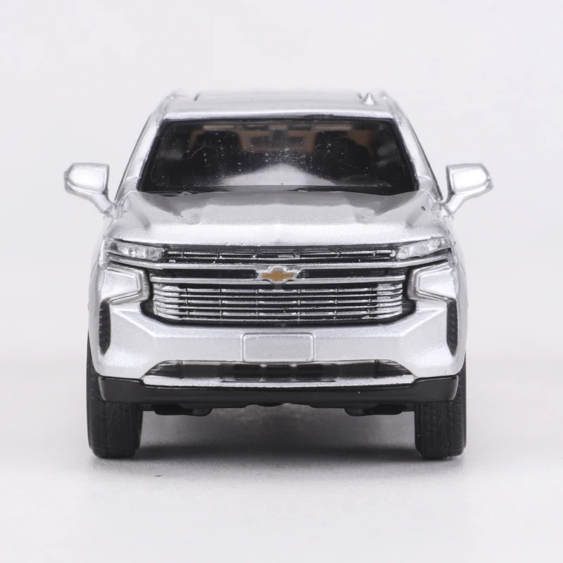 MASDI 1:64 Suburban SUV Diecast Model Car 5 MASDI 1:64 Suburban SUV Diecast Model Car - Image 5