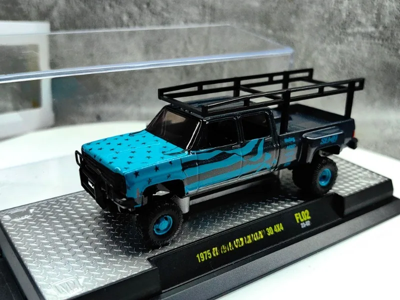 1/64 M2 1975 Extended Pickup Diecast Model 4 1/64 M2 1975 Extended Pickup Diecast Model - Image 4