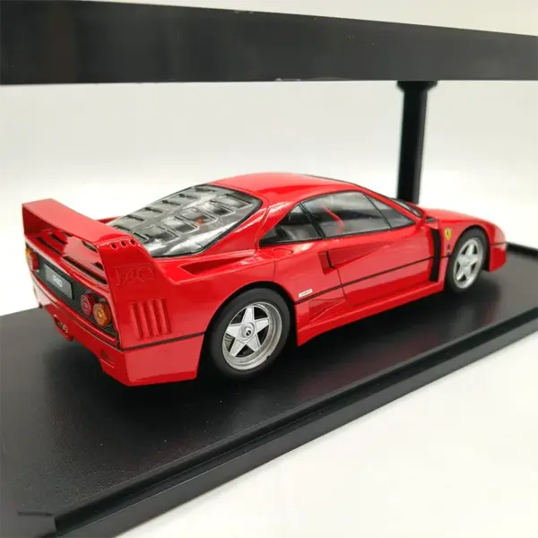 HYINUO 1:18 Scale F40 Red Diecast Car Model - Image 3