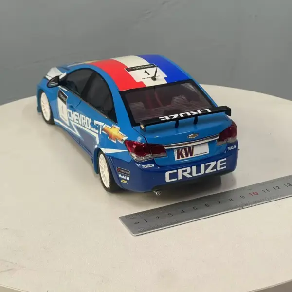 Slight Defect 1/18 Chevro Cruze WTCC Car Model - Image 3