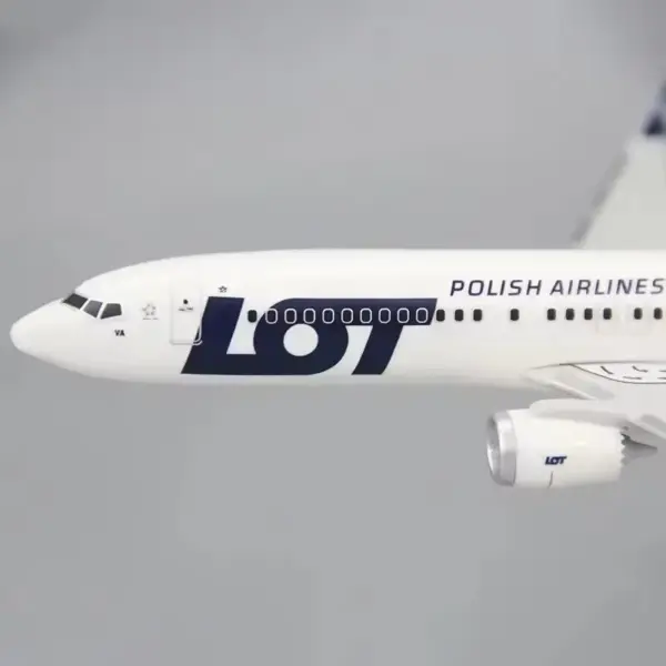1:200 Scale B737 MAX8 LOT Polish Airlines Resin Model - Image 6