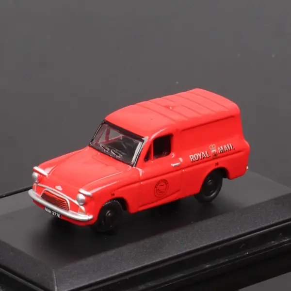 1/76 Scale Diecast Jaguar Albion Horsebox Toy - Image 4
