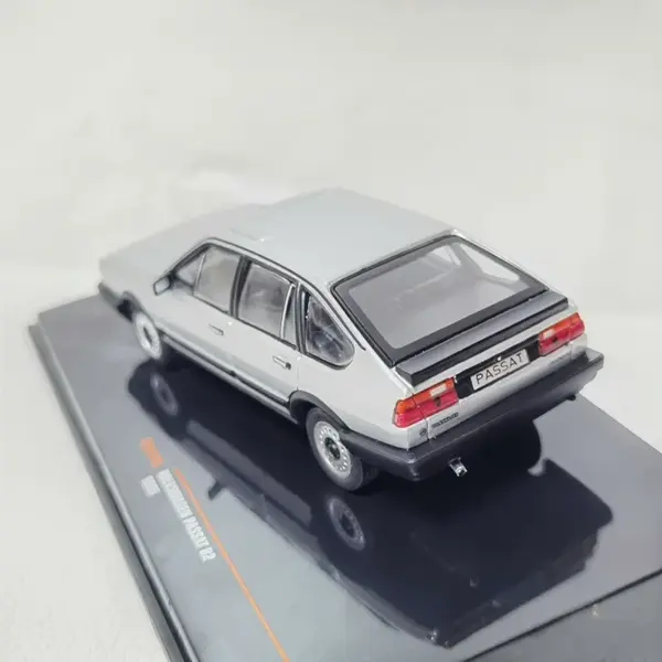 IXO 1:43 Scale VW Passat B2 1985 Diecast Model - Image 4