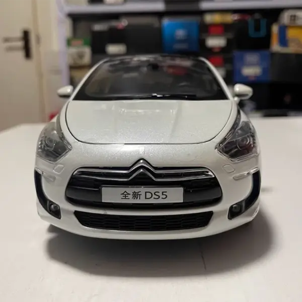 1:18 Scale Changan Axal DS5 Alloy Model Car - Image 4