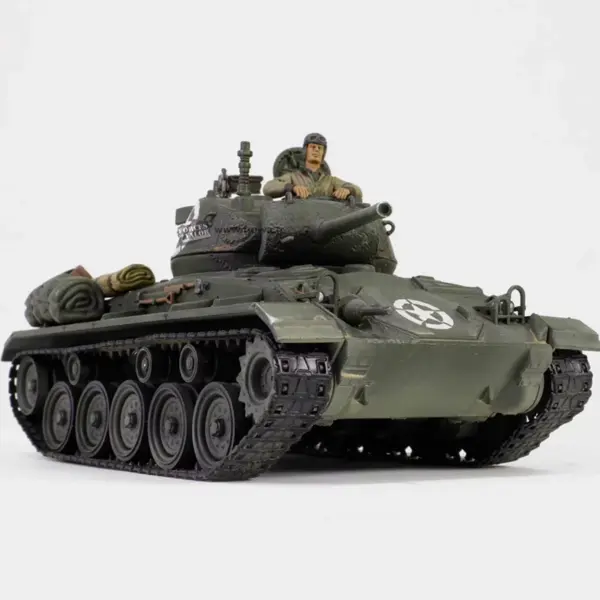 1:32 Scale US Army M24 Chaffee Light Tank Model - Image 4