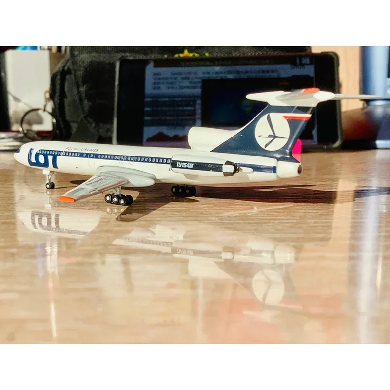 1:400 Scale Tupolev Tu-154 SP-LCB Model Airplane for Collection 2 1:400 Scale Tupolev Tu-154 SP-LCB Model Airplane for Collection - Image 2