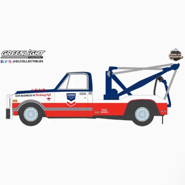 1968 C-30 Dually Wrecker Model in 1/64 Scale - Image 2