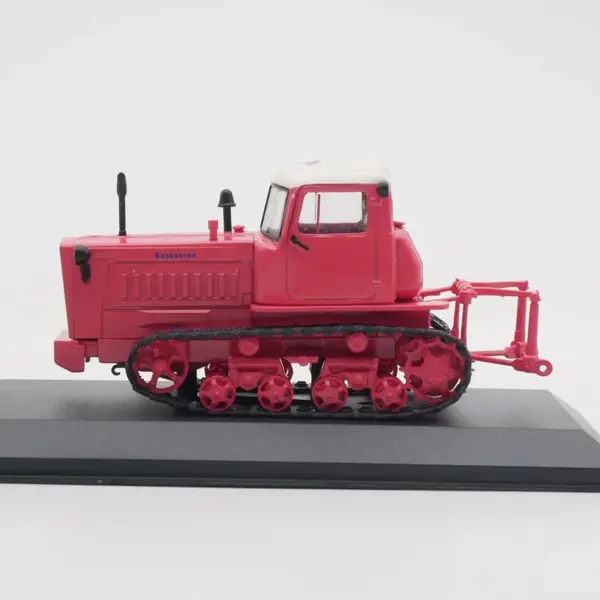 1:43 Scale Soviet Crawler Tractor Model Collectible - Image 4