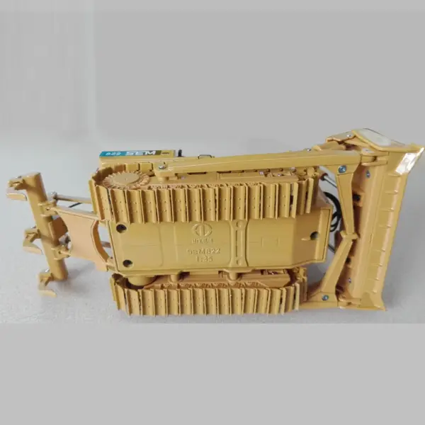 Diecast SEM 816 Bulldozer Model 1:35 Scale - Image 4