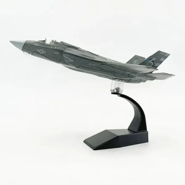 1/72 Scale F35B Fighter Aircraft Diecast Model - Image 3
