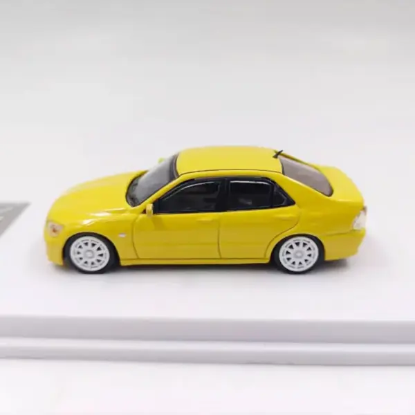 1:64 Scale Altezza RS200 Diecast Car Model - Image 6