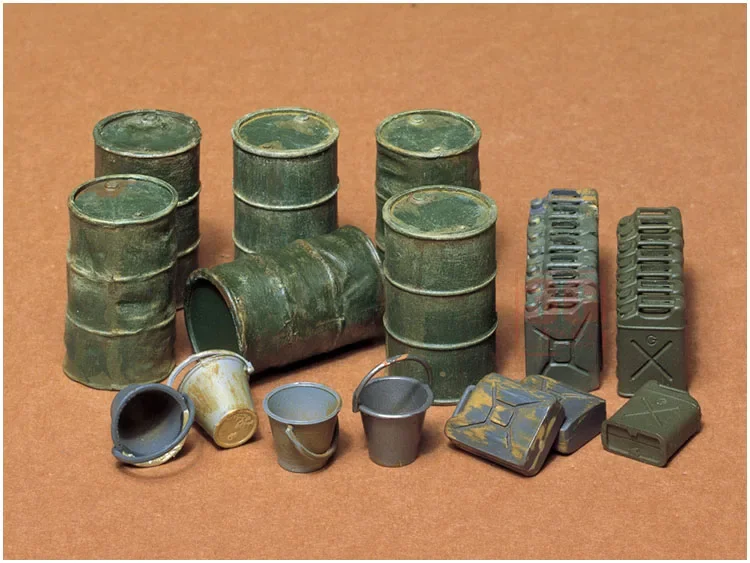 TAMIYA 1/35 Military Miniatures Jerry Can Set 4 TAMIYA 1/35 Military Miniatures Jerry Can Set - Image 4