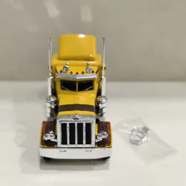 Diecast PETERBILT 359 1:87 Scale Model - Image 4