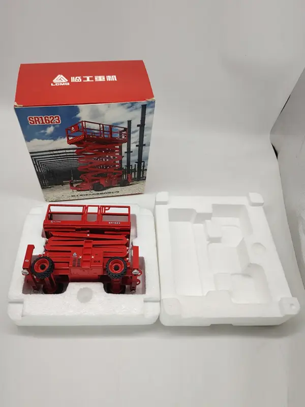 1:30 LGMG 1623 Off-road Scissor Lift Replica - Image 16