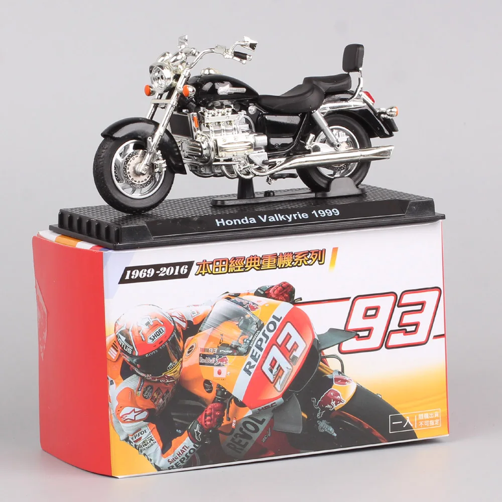 Honda CB750 1/24 Scale Motorcycle Model 10 Honda CB750 1/24 Scale Motorcycle Model - Image 10