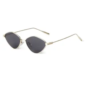 Retro Square Metal Sunglasses for Women Men 19 Sb85d5c64343d460fb2fc8e1d6ac8c5ffN